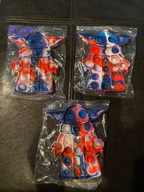 3 Fidget Pop-It Sensory Toys - Blue, Red & White Baby Yoda Figure-New